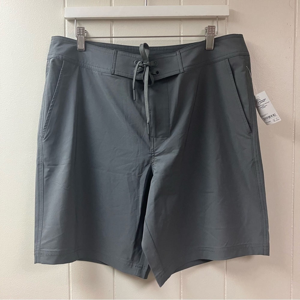NWT Amazon Essentials Gray Board Shorts Medium Lace-up Closure Stretch Pockets
